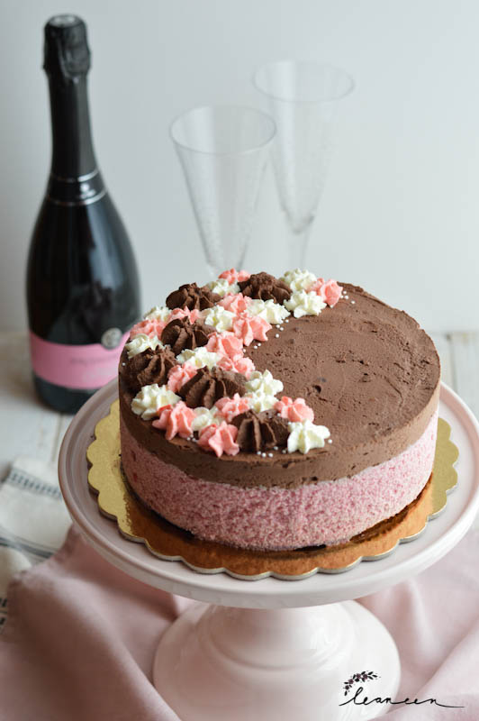 Čokoladna-torta-z-malinami-in-penino-5-of-14